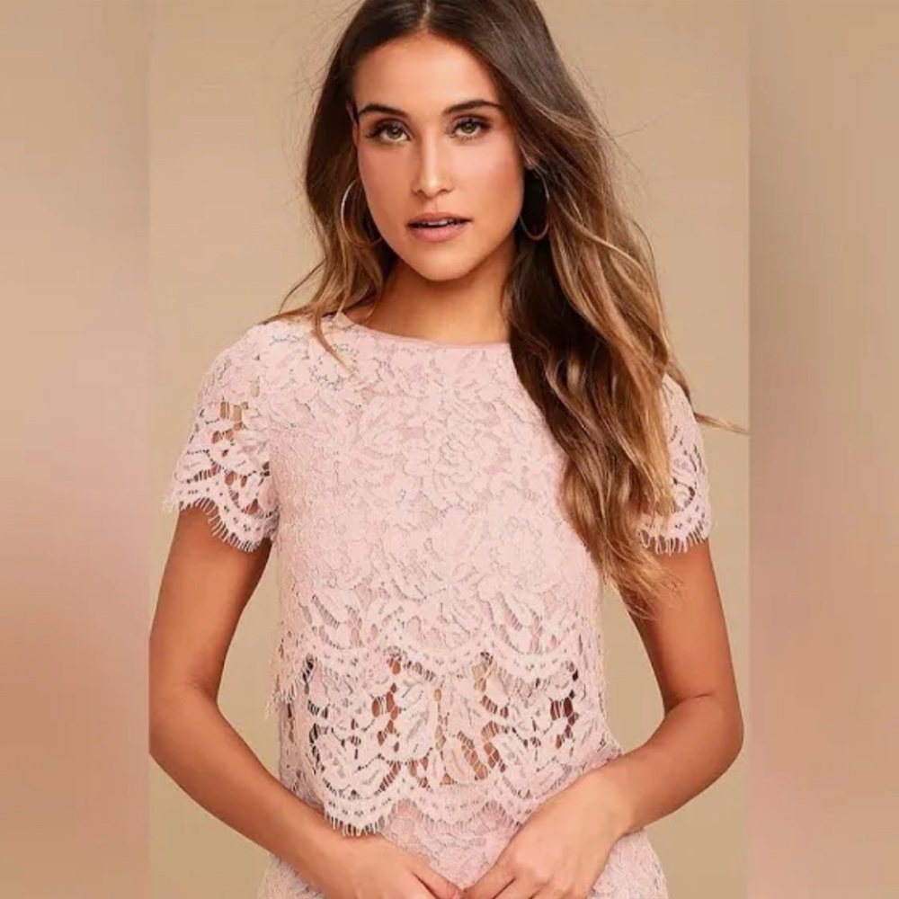 Beautiful lace detail ❤️